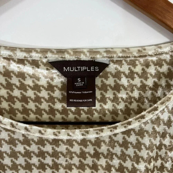 Multiples Tan and White Houndstooth Velvet Long Sleeve Blouse Curved Hem Relaxed - Picture 6 of 6